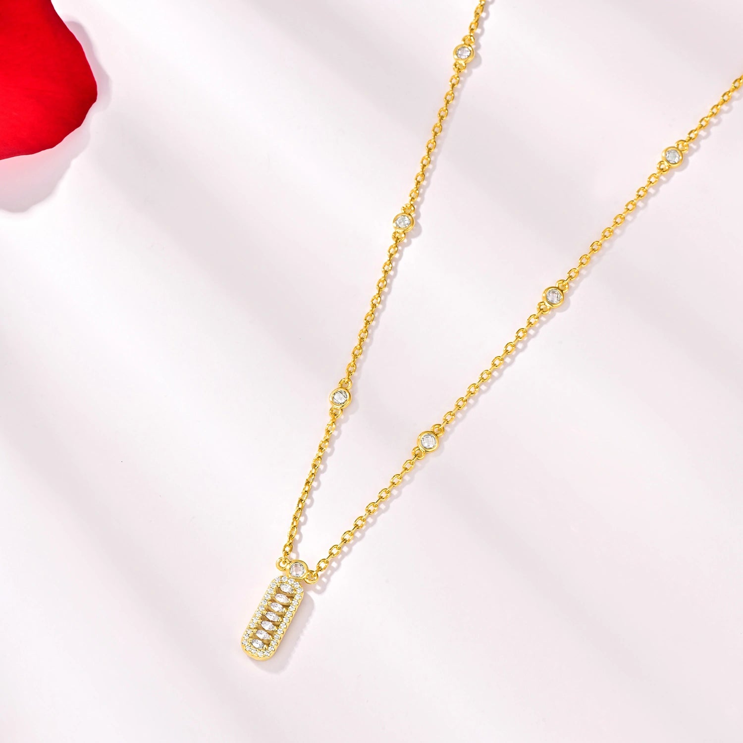 Fyne / Simple Necklace Gold