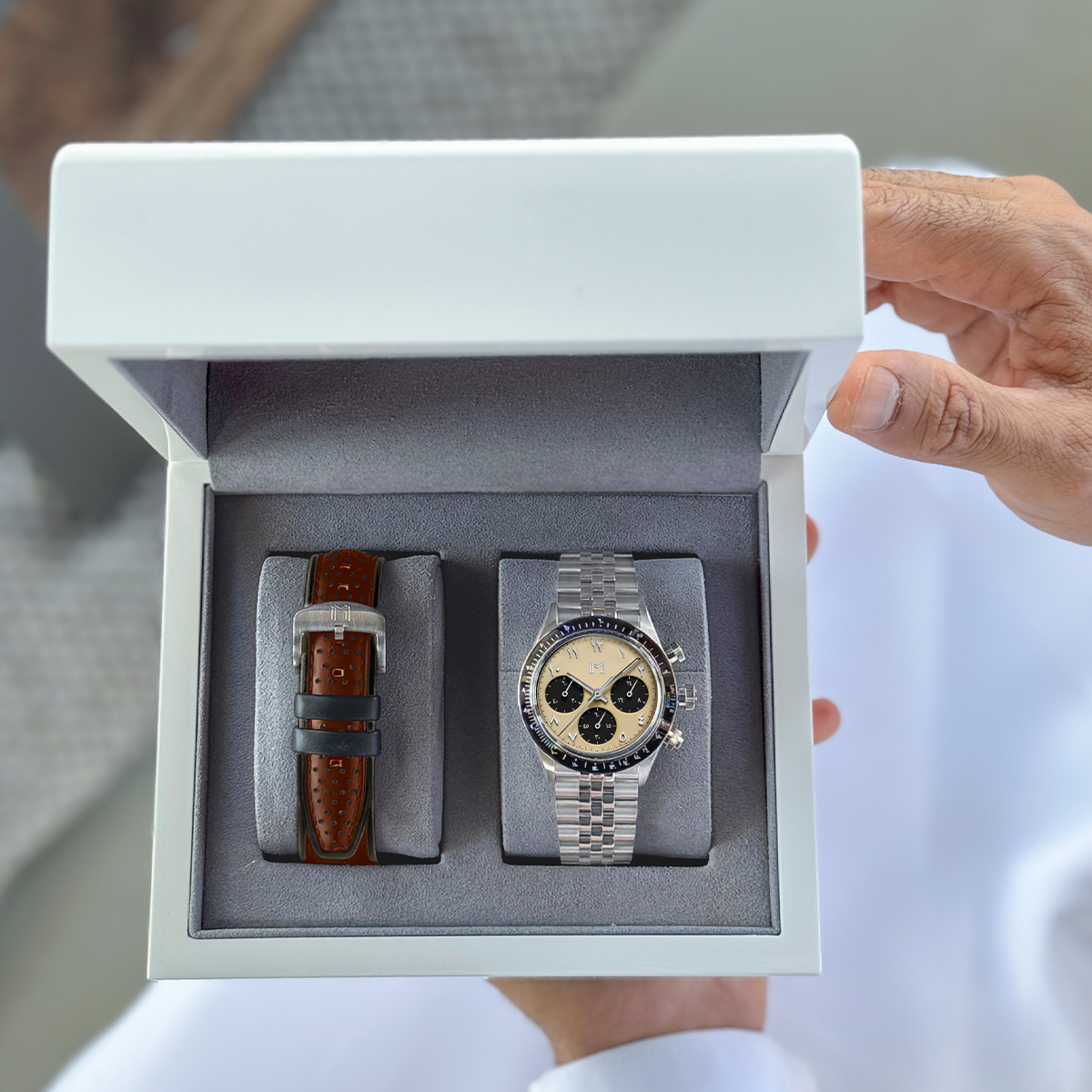 FST_LIFETSYLEWeb_0000_21_Retouch-to-FST12-_-Strap-FST02-_tan-arabic-numerals-_-tan-strap__Edited | MINIMALIST