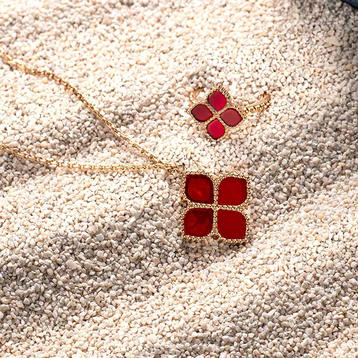 جوري / عقد الحجر الأحمر بلون الروز قولد