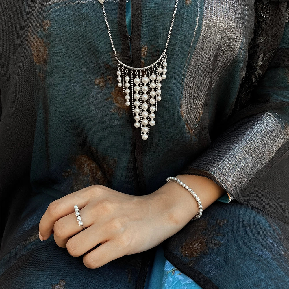 SYN01_3_377822de-3389-479e-9966-fdfb8baf8540 | MINIMALIST