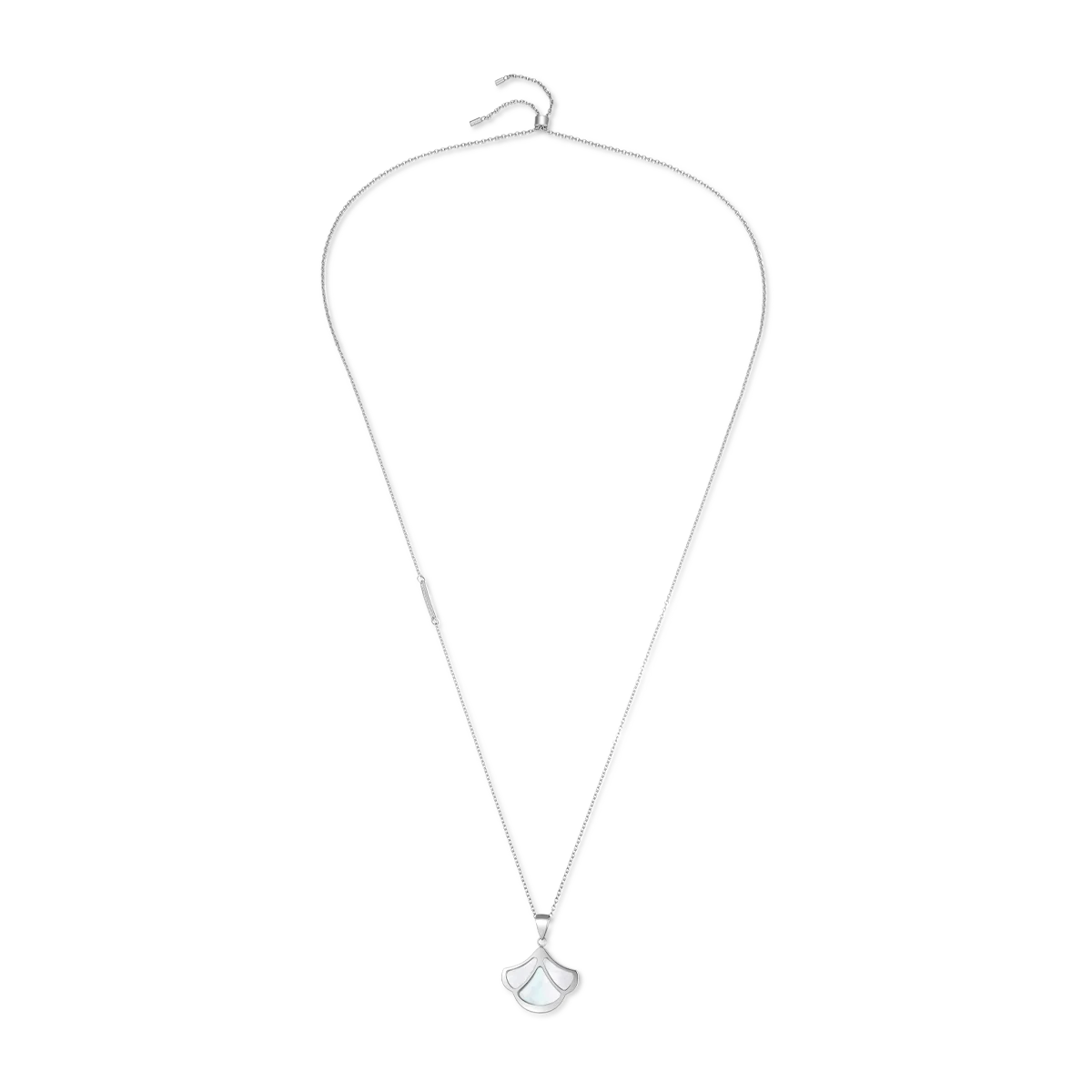 Tulip / Necklace Pearl Silver