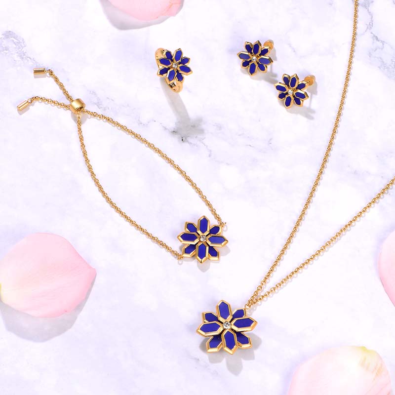 لوتس / إسورة الحجر الأزرق باللون الذهبي